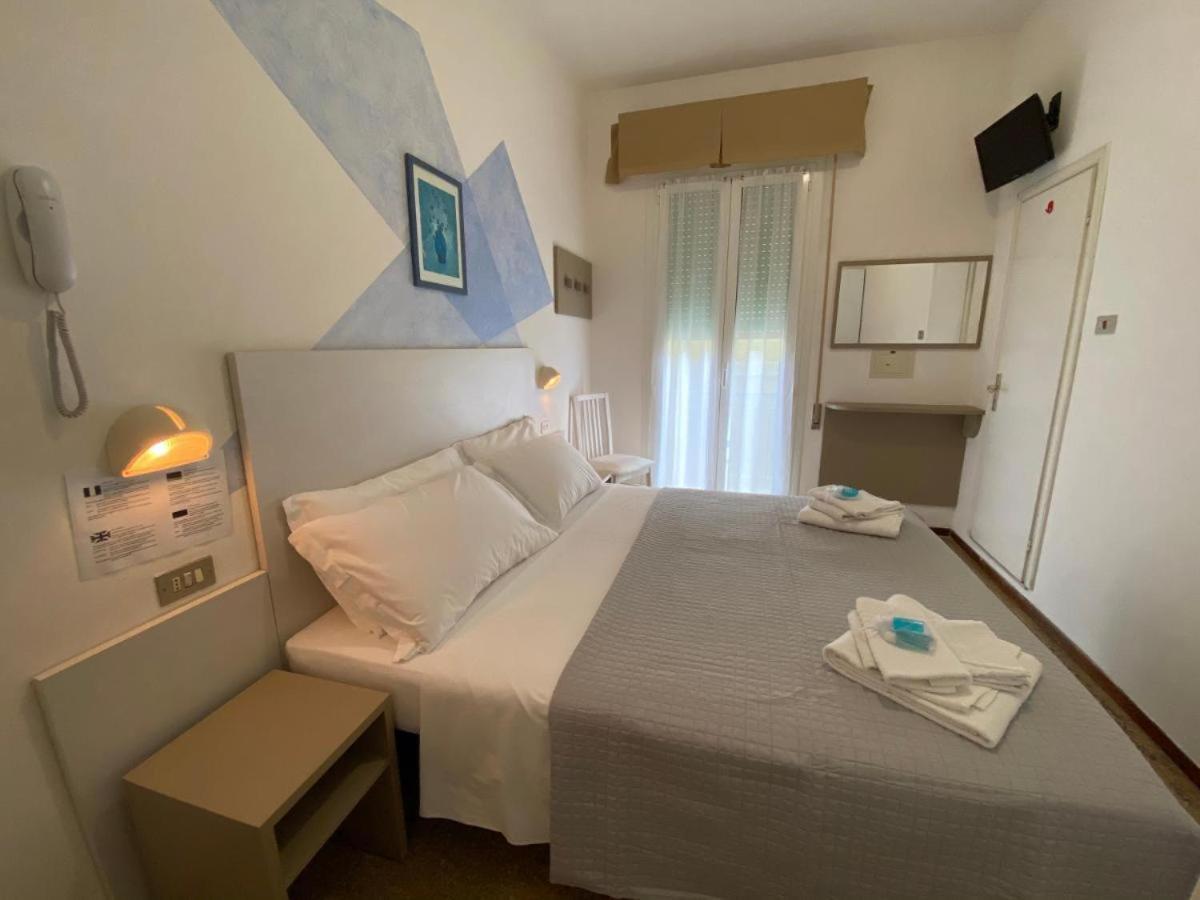 Alevon Hotel Rimini Eksteriør bilde