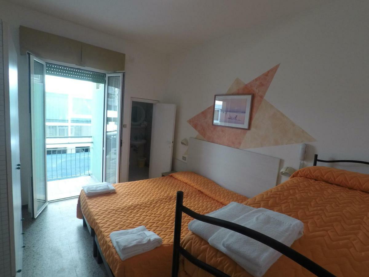 Alevon Hotel Rimini Eksteriør bilde